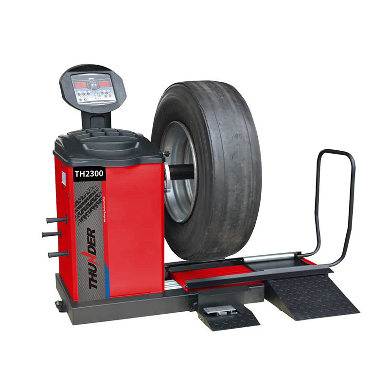 THUNDER TH2300 Wheel Balancer